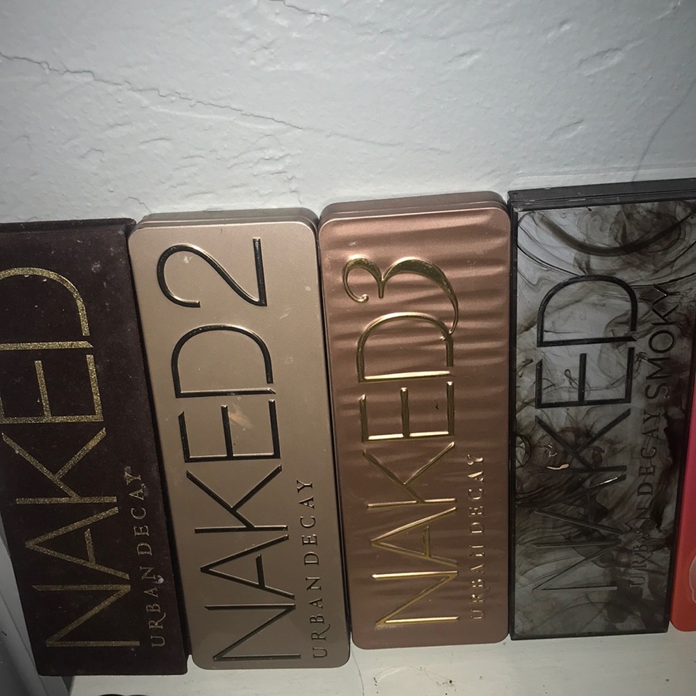 4 naked palettes. All used barely to none. - Picture 1 of 5
